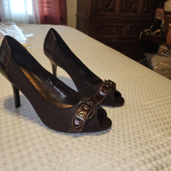 UNISA EUC WOMEN'S SIZE 9 M OPEN TOE HEELED PUMPS SHOES - Picture 1 of 11